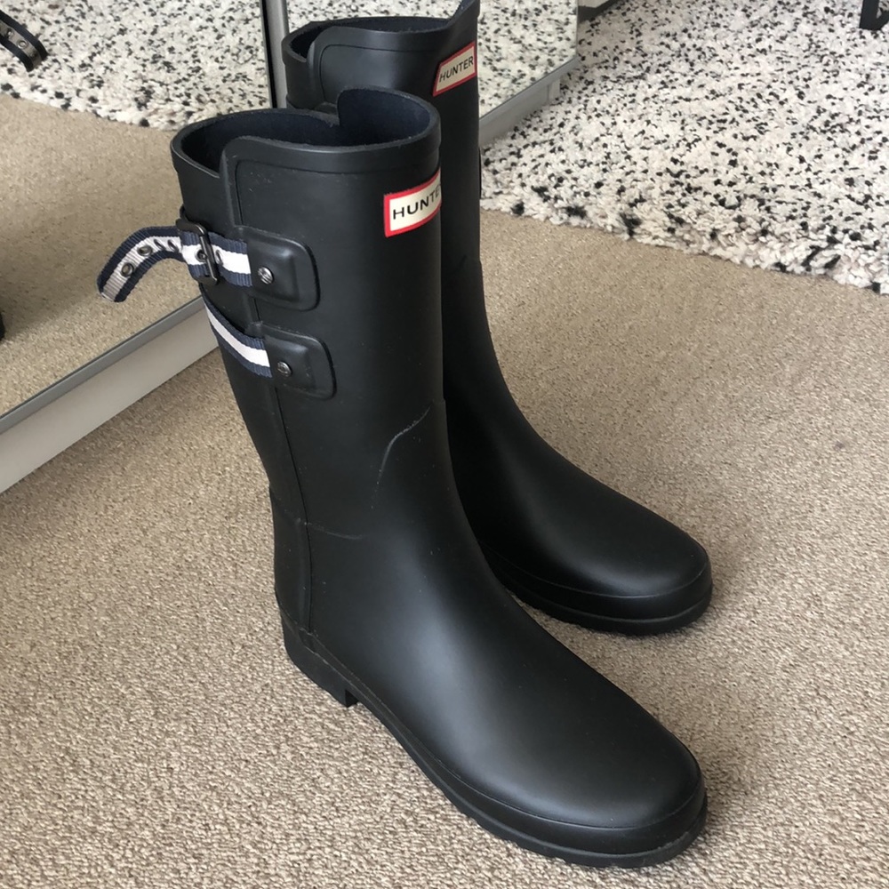 New women Black Hunter Rain Boots. Size US 8 EU 39 - Picture 3 of 6